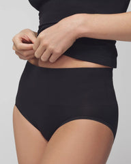BLACK - Seamless Ultralight Smoothing Brief