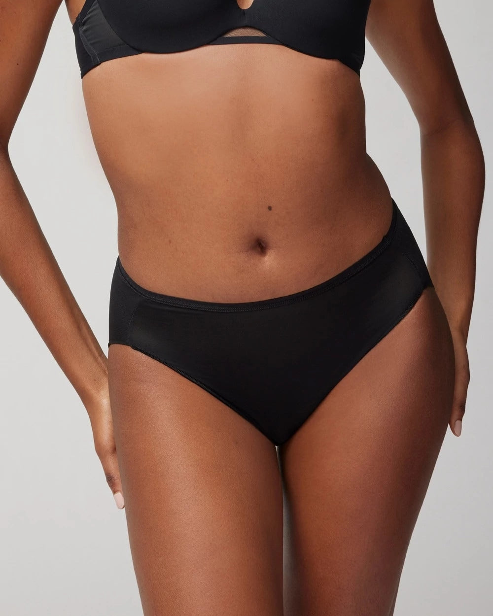 BLACK - High-Leg Panty