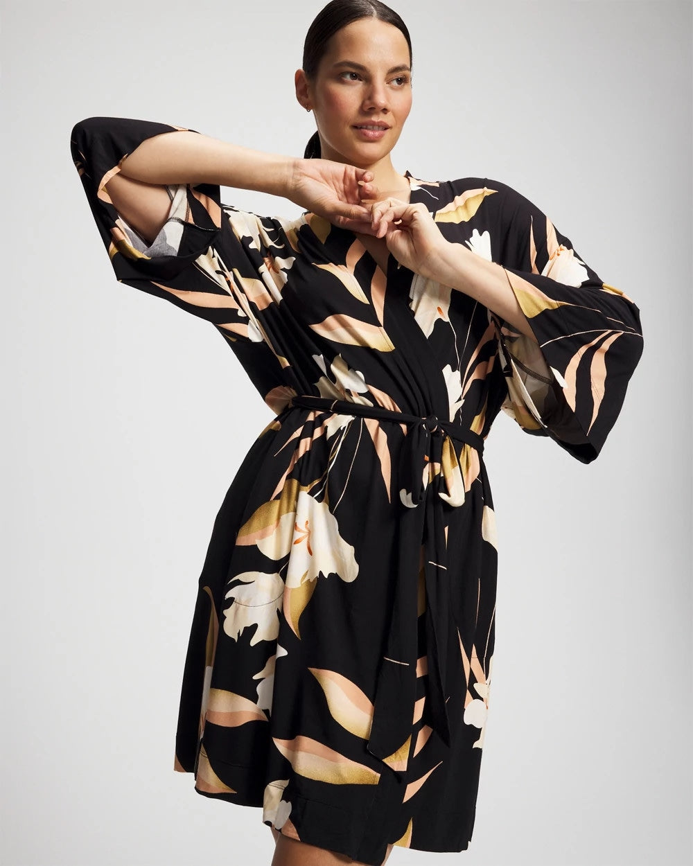MYSTIC BLOOMS BLACK MID - Short Robe