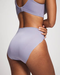 LAVENDER CLOUD - Edge High-Leg Panty with Lace