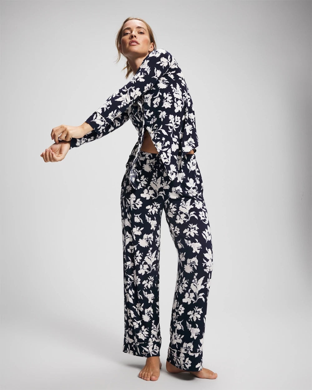 SERENITY PETALS NAVY - Printed Pajama Pant