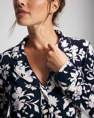 SERENITY PETALS NAVY - Long-Sleeve Printed Notch Collar Pajama Top