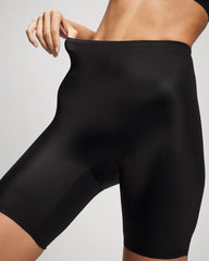BLACK - Mid Level Cooling High Waisted Short