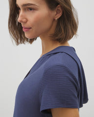 LUNAR TIDE - Crinkle Knit Short Sleeve V-Neck Hoodie