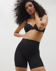 BLACK - Mid-Level Shaping Seamless Shorts