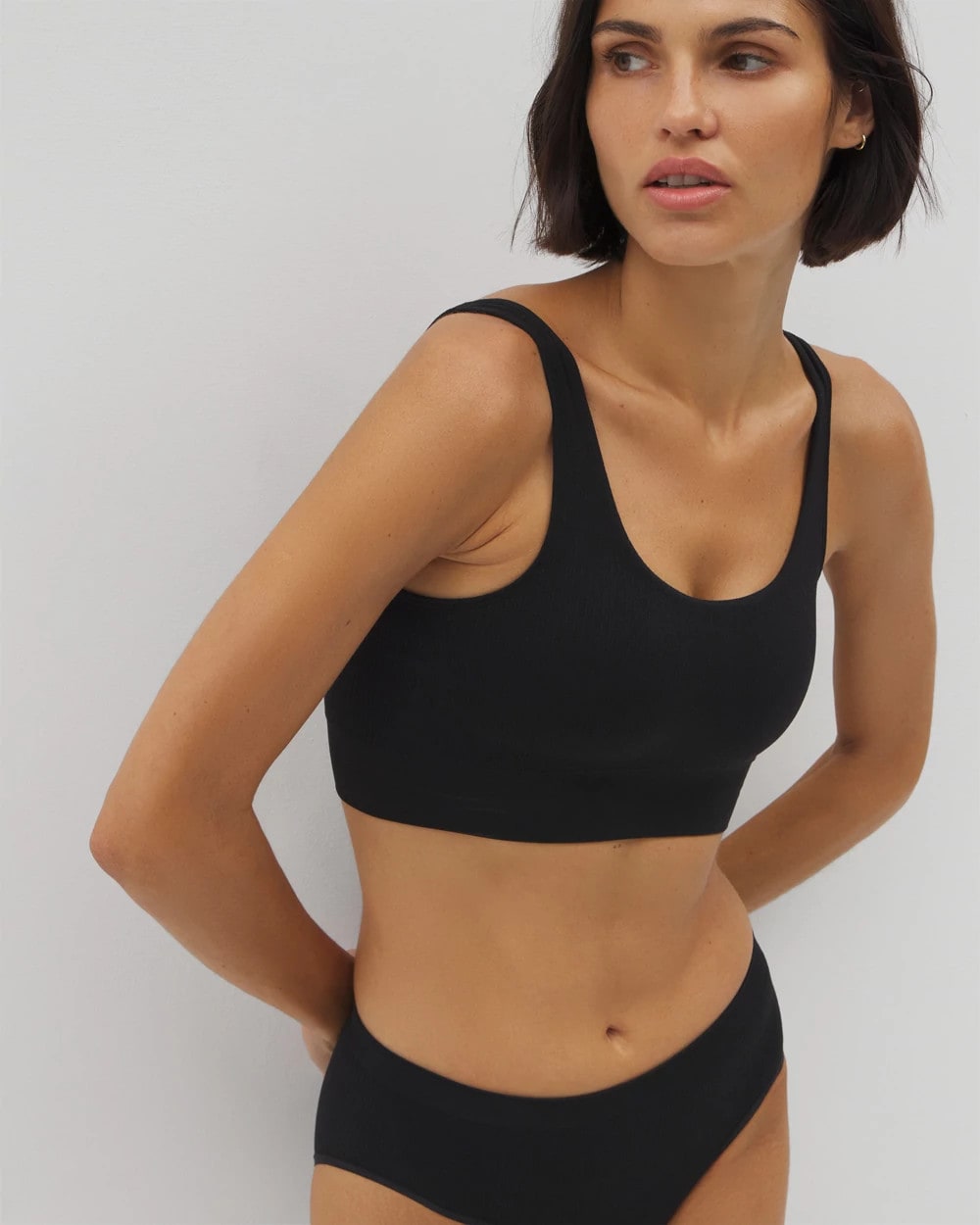BLACK - Seamless Rib Bralette