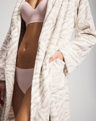 ZEBRA ZEN GRAY GLASS - Plush Short Robe