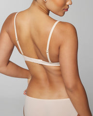 PALE SAND - Plunge Bra with Lace