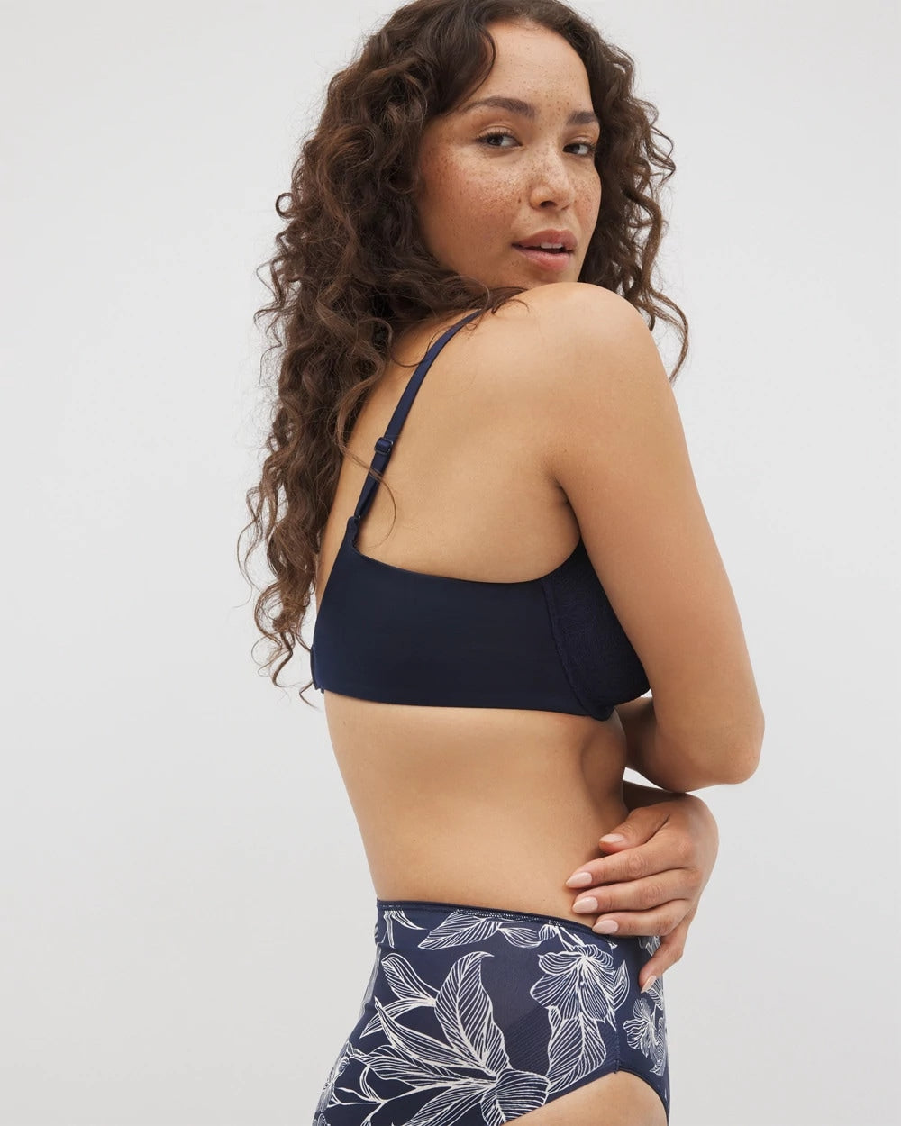 NIGHTFALL NAVY - Push-up Plunge Bra with Lace
