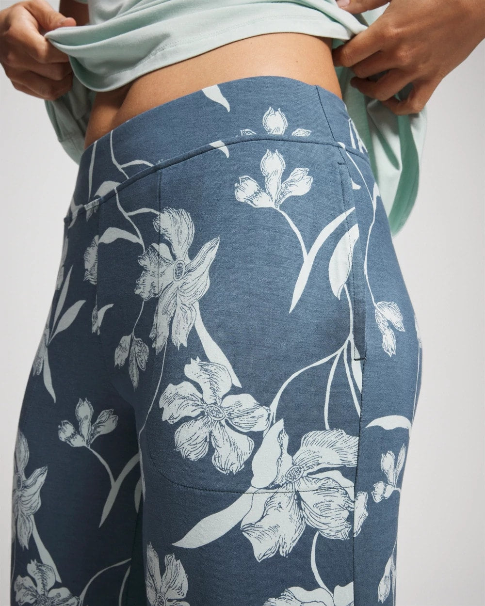 REFLECTION BLOOMS TAP - Short Sleeve + Pant Pajama Set