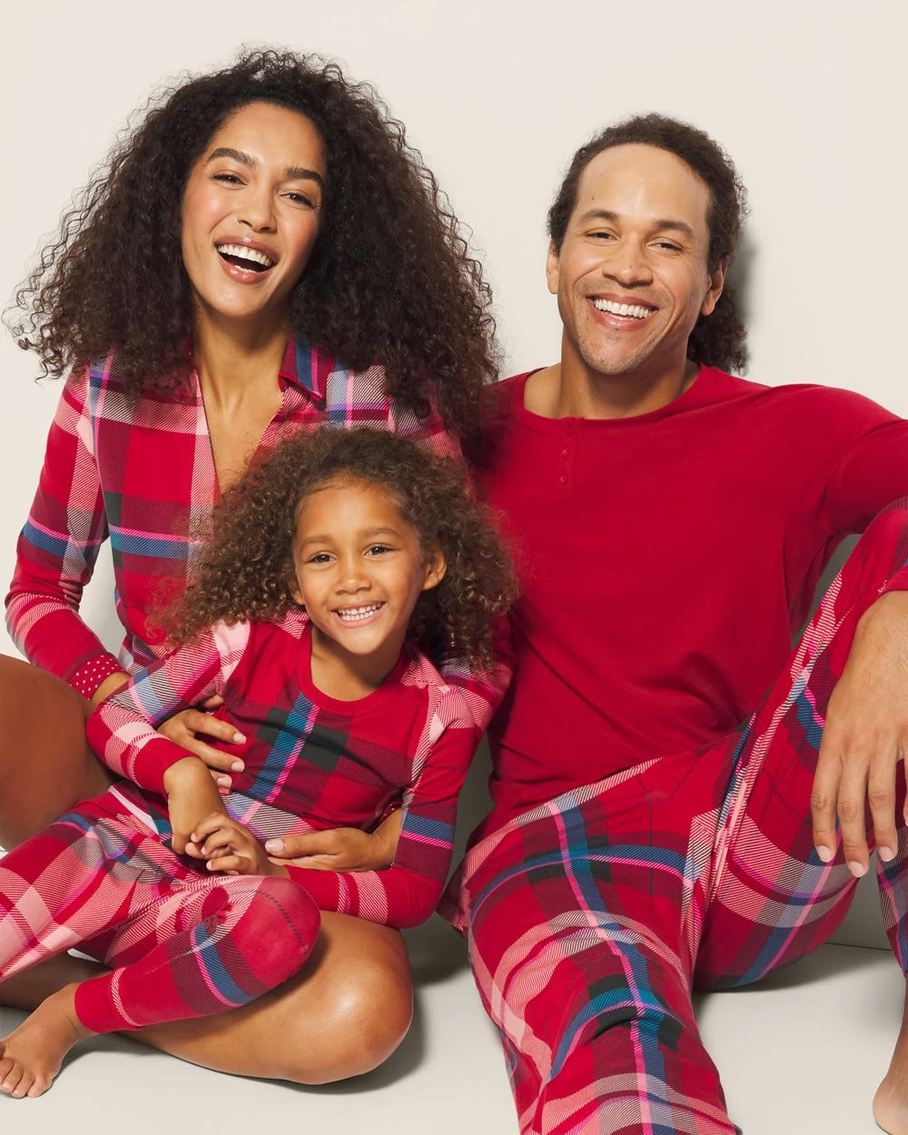 SNUGGLE UP PLAID RED - Long-Sleeve Notch Collar Pajama Top