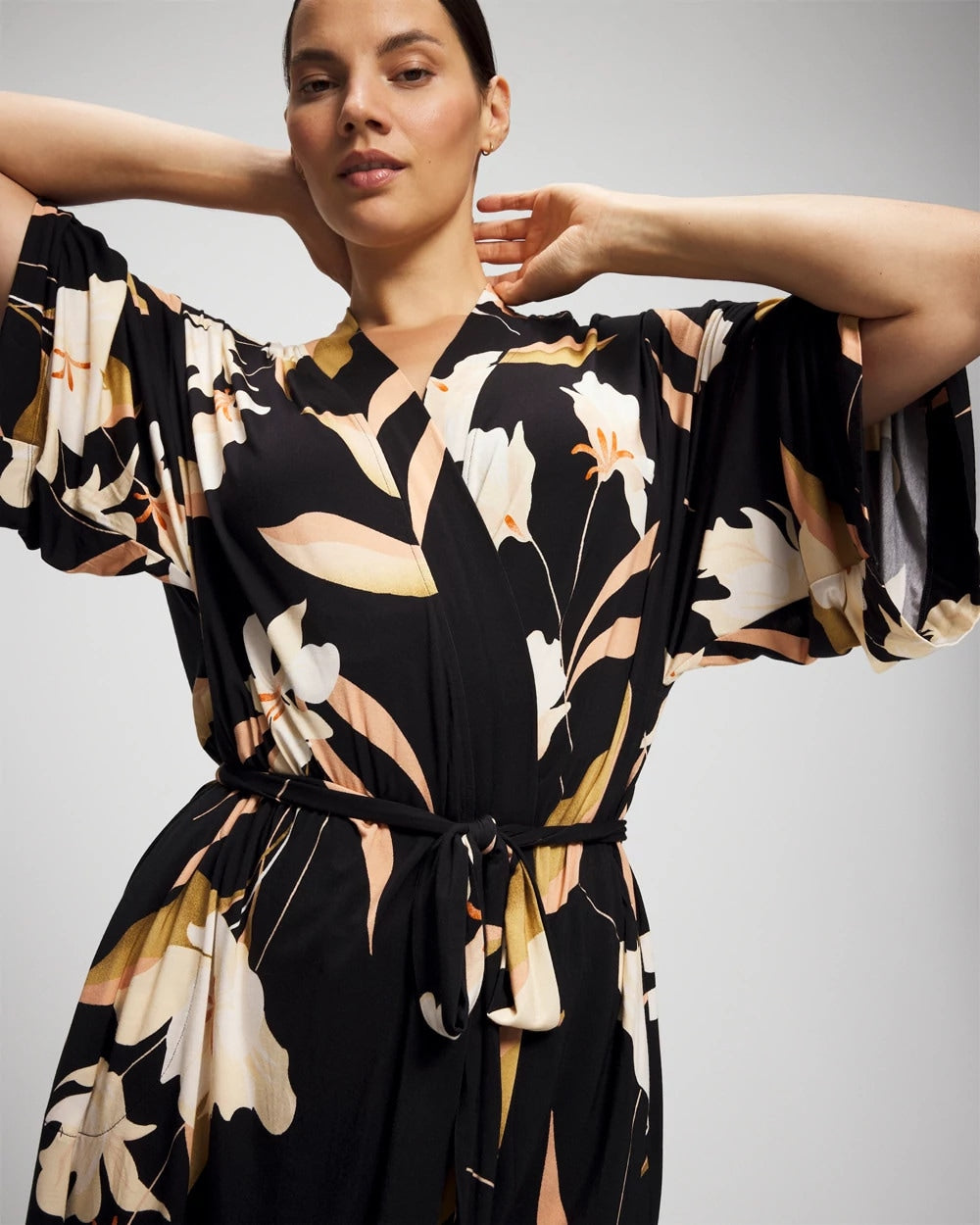 MYSTIC BLOOMS BLACK MID - Short Robe