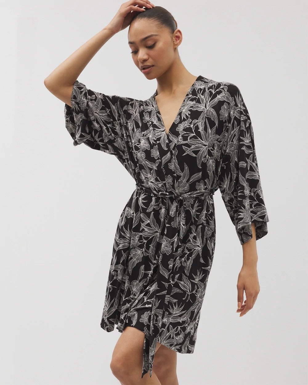 PLUMERIA BLOOMS BLK CH - Short Robe