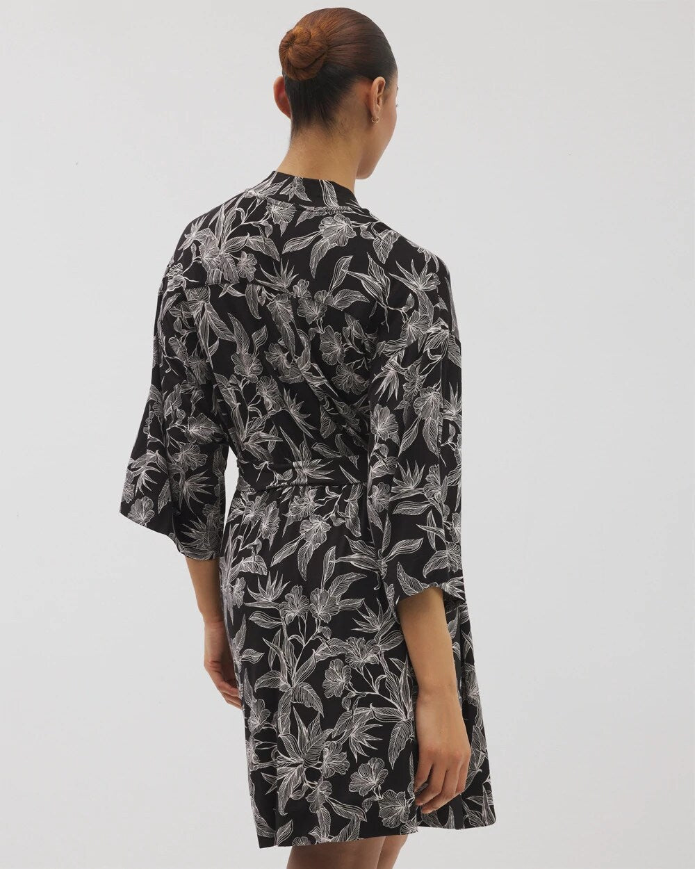 PLUMERIA BLOOMS BLK CH - Short Robe
