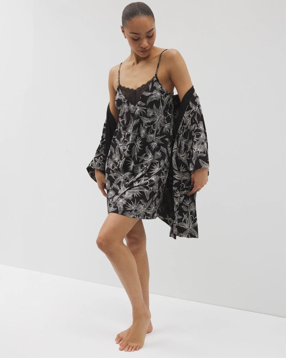PLUMERIA BLOOMS BLK CH - Short Robe