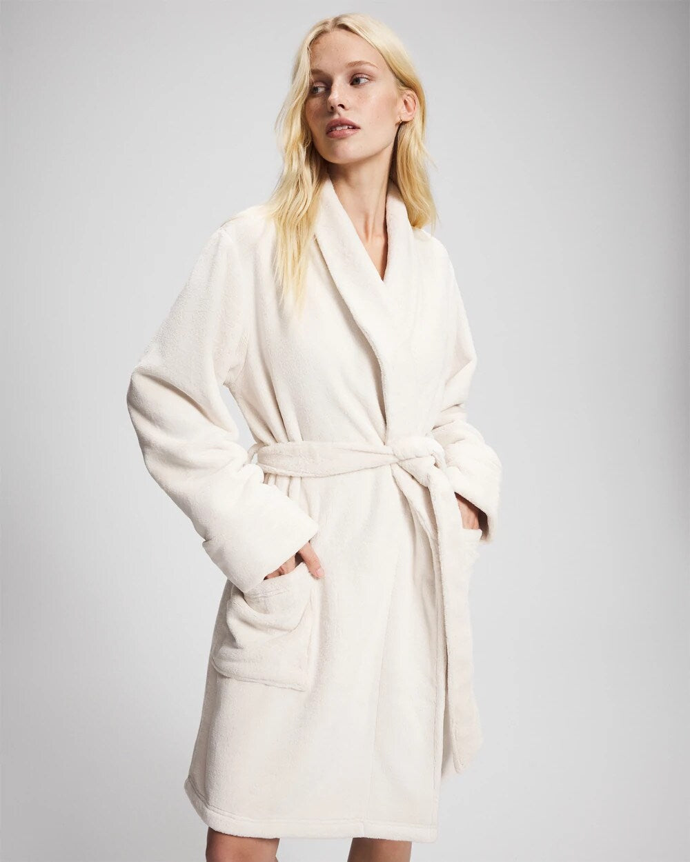 CHAMPAGNE DREAMS - Plush Short Robe