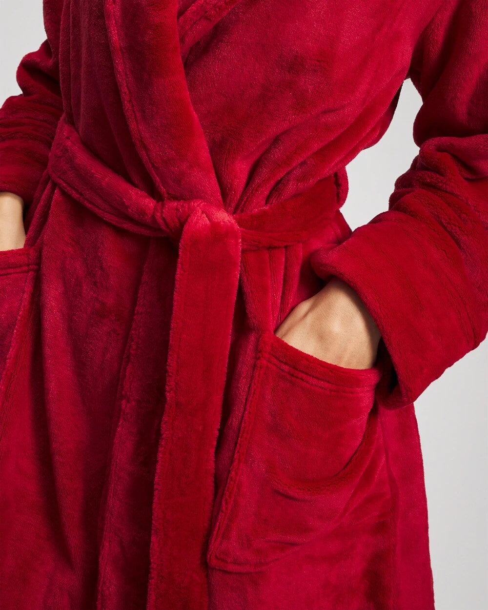 PAINT THE TOWN RED - Plush Short Robe