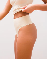 FRAPPE - Seamless Ultralight Smoothing Thong