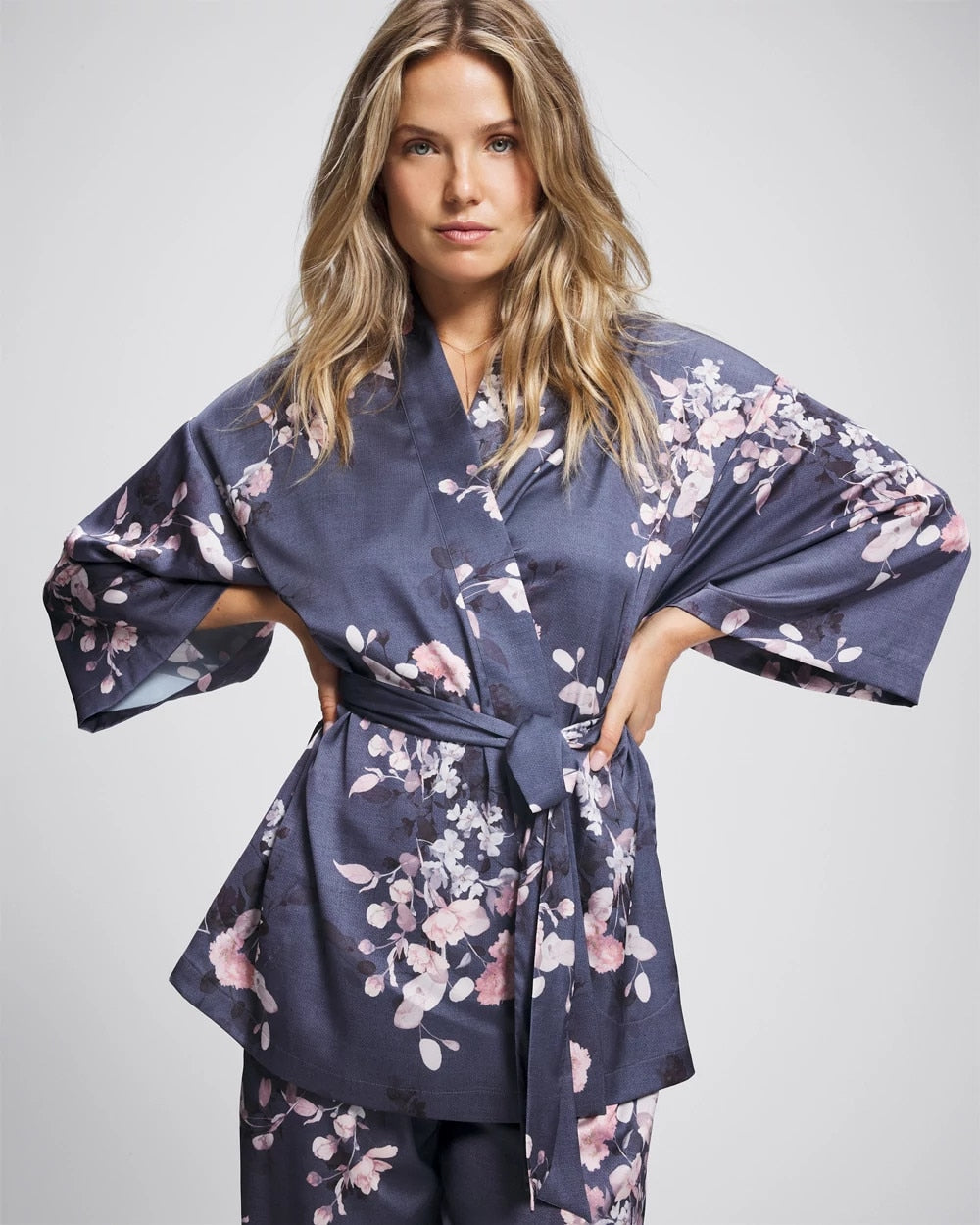 FLORAL DREAMS GRAY - Short Robe