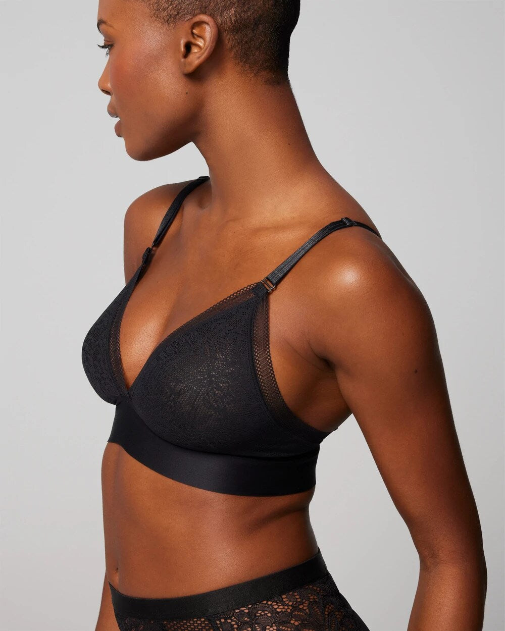 BLACK - Triangle Bralette with Lace