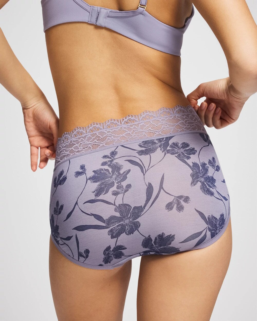 REFLECTION BLOOMS M LAV - Brief Panty with Enchanting Lace
