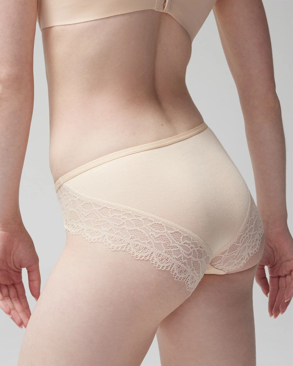 PALE SAND - Hipster Panty with Enchanting Lace