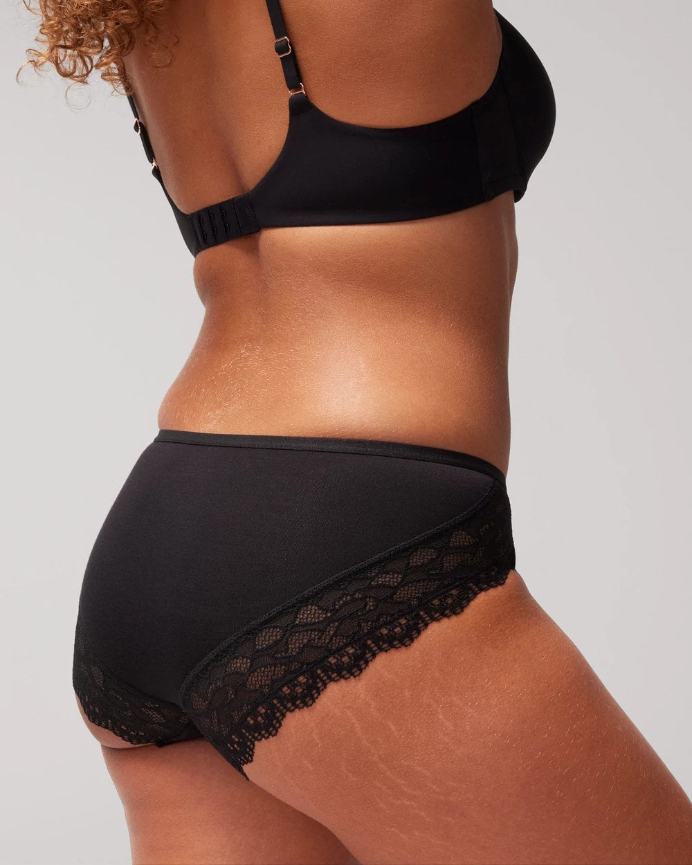 BLACK - Hipster Panty with Enchanting Lace