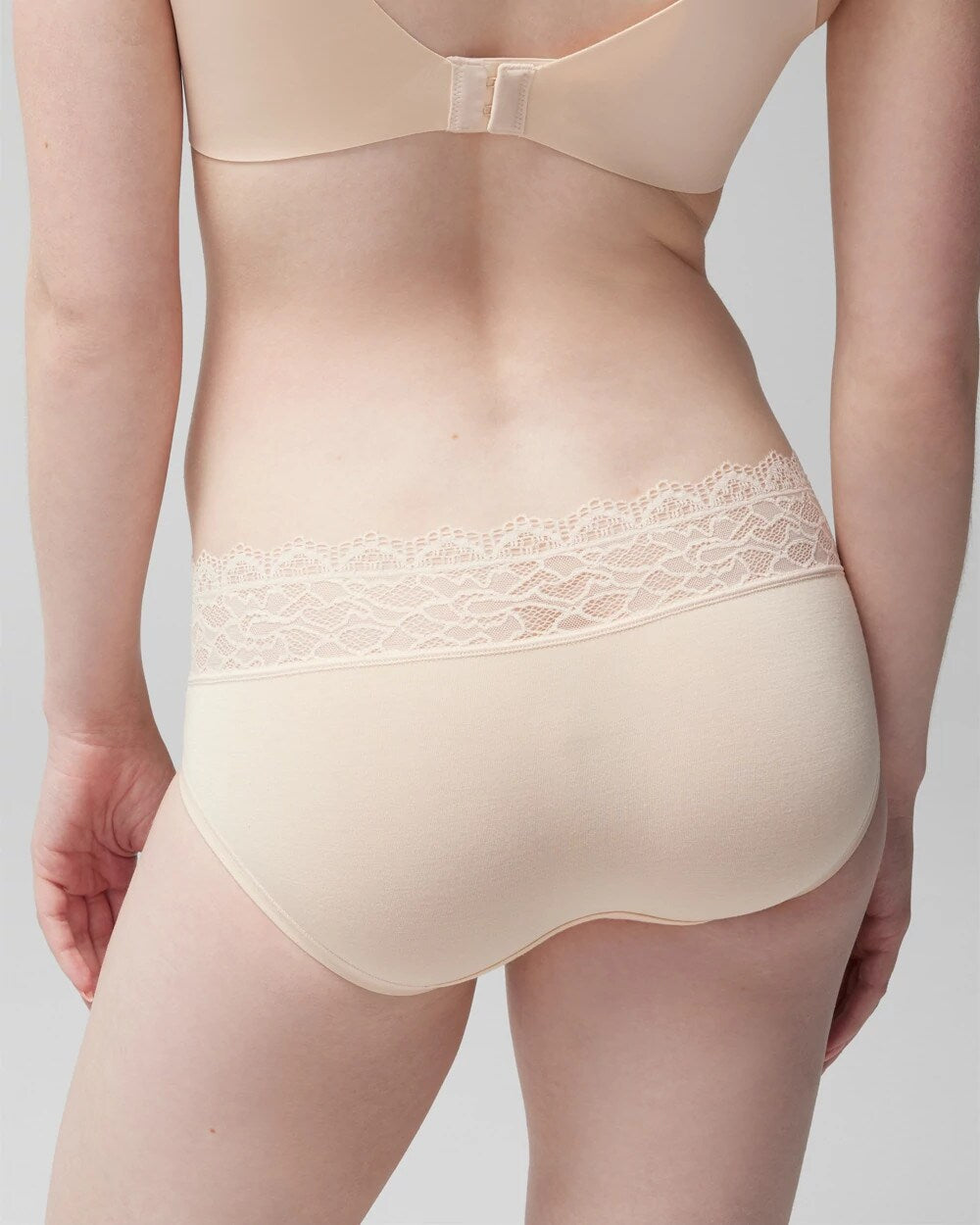 PALE SAND - Hipster Panty with Enchanting Lace