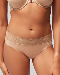 WARM AMBER - High-Leg Panty with Enchanting Lace