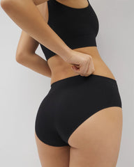 BLACK - Seamless Rib High-Leg Panty