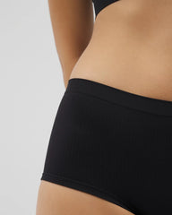 BLACK - Seamless Rib Boyshort Panty