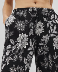 MEANDERING GARDEN BLACK - Cropped Pajama Pants