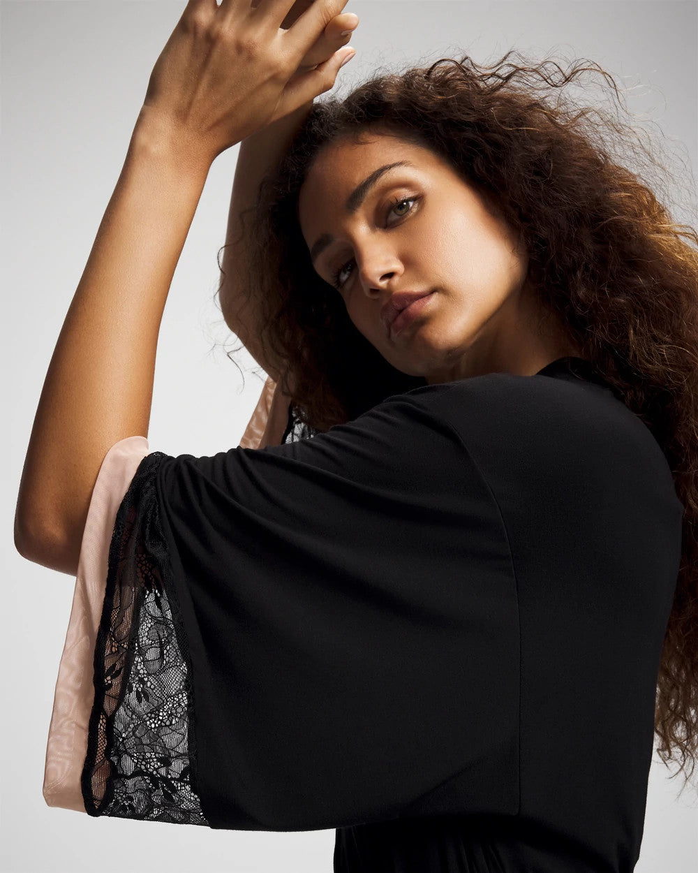 BLACK - Lace Midi Robe