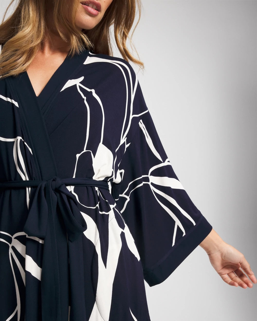 NOUVEAU FLORA NAVY - Short Robe