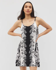 STAMPED FLORAL SCARF BLK - Flyaway Chemise