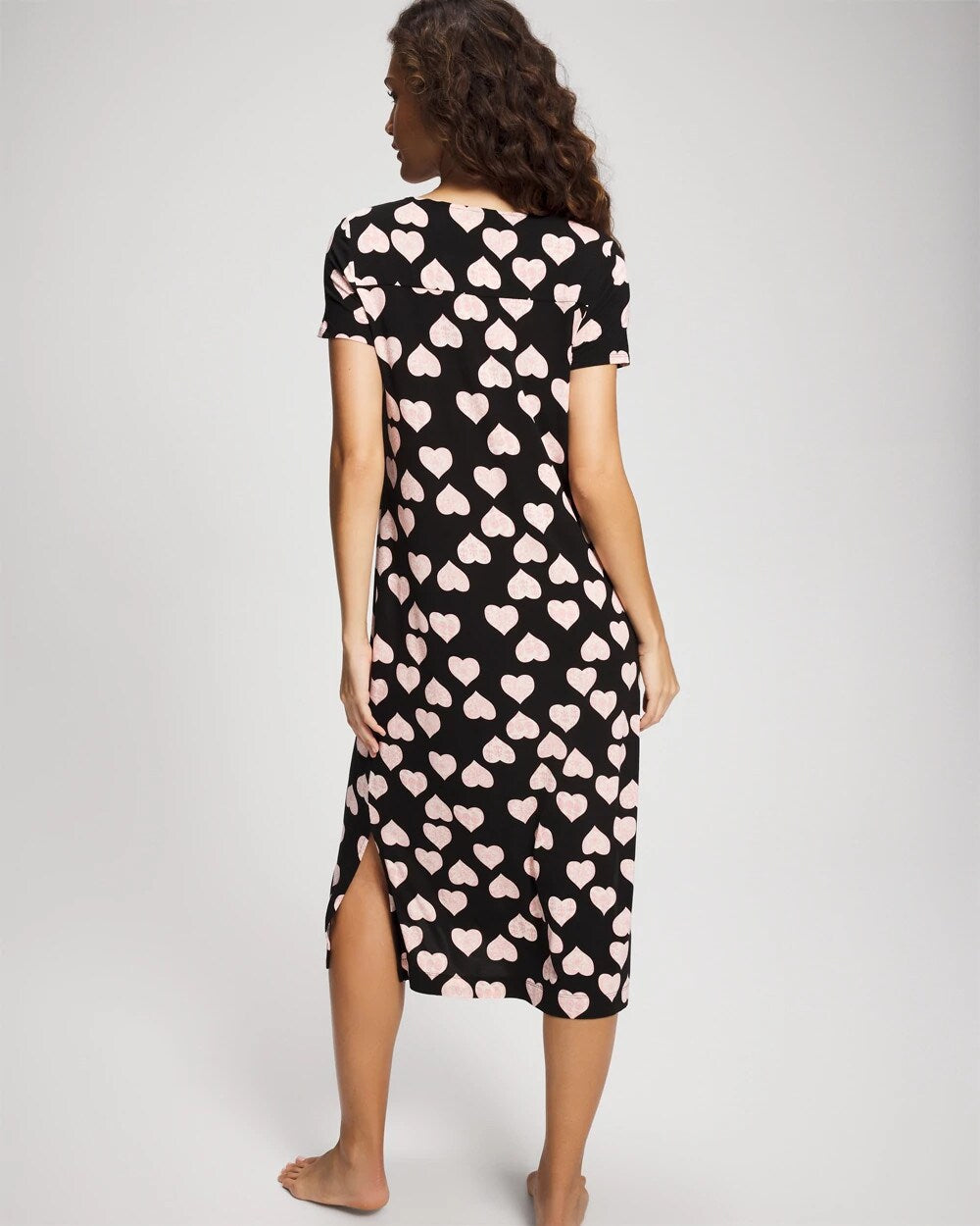 MANDALA HEARTS BLACK - Short Sleeve Long Sleepshirt