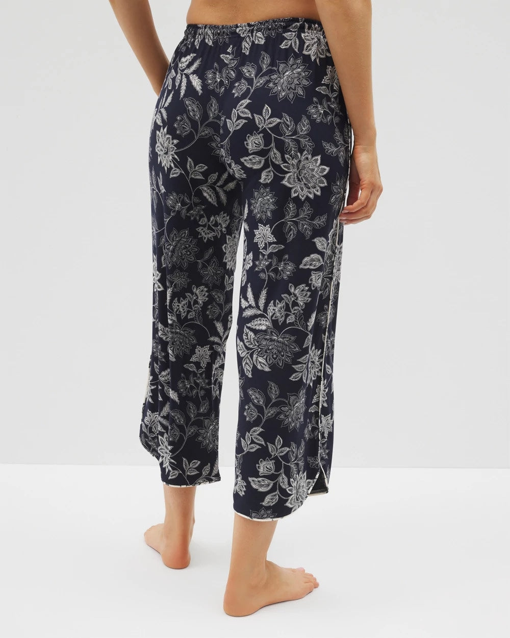 MEANDERING GARDEN NAVY - Piped Crop Pajama Pants