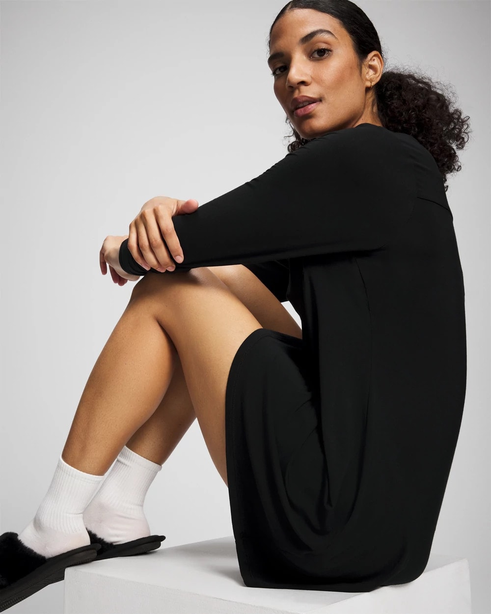 BLACK - Long-Sleeve Sleepshirt