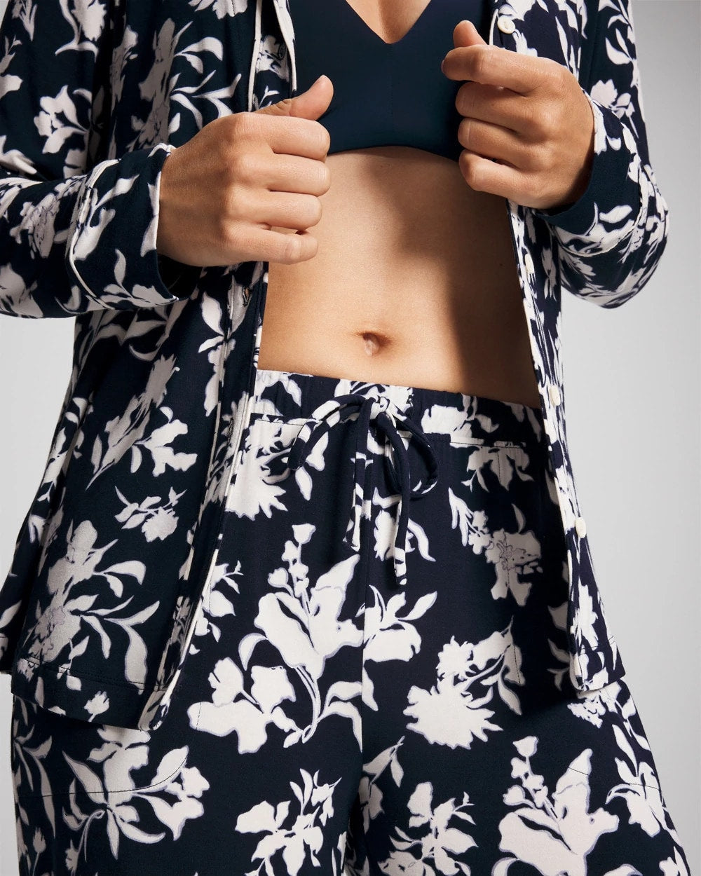 SERENITY PETALS NAVY - Printed Pajama Pant