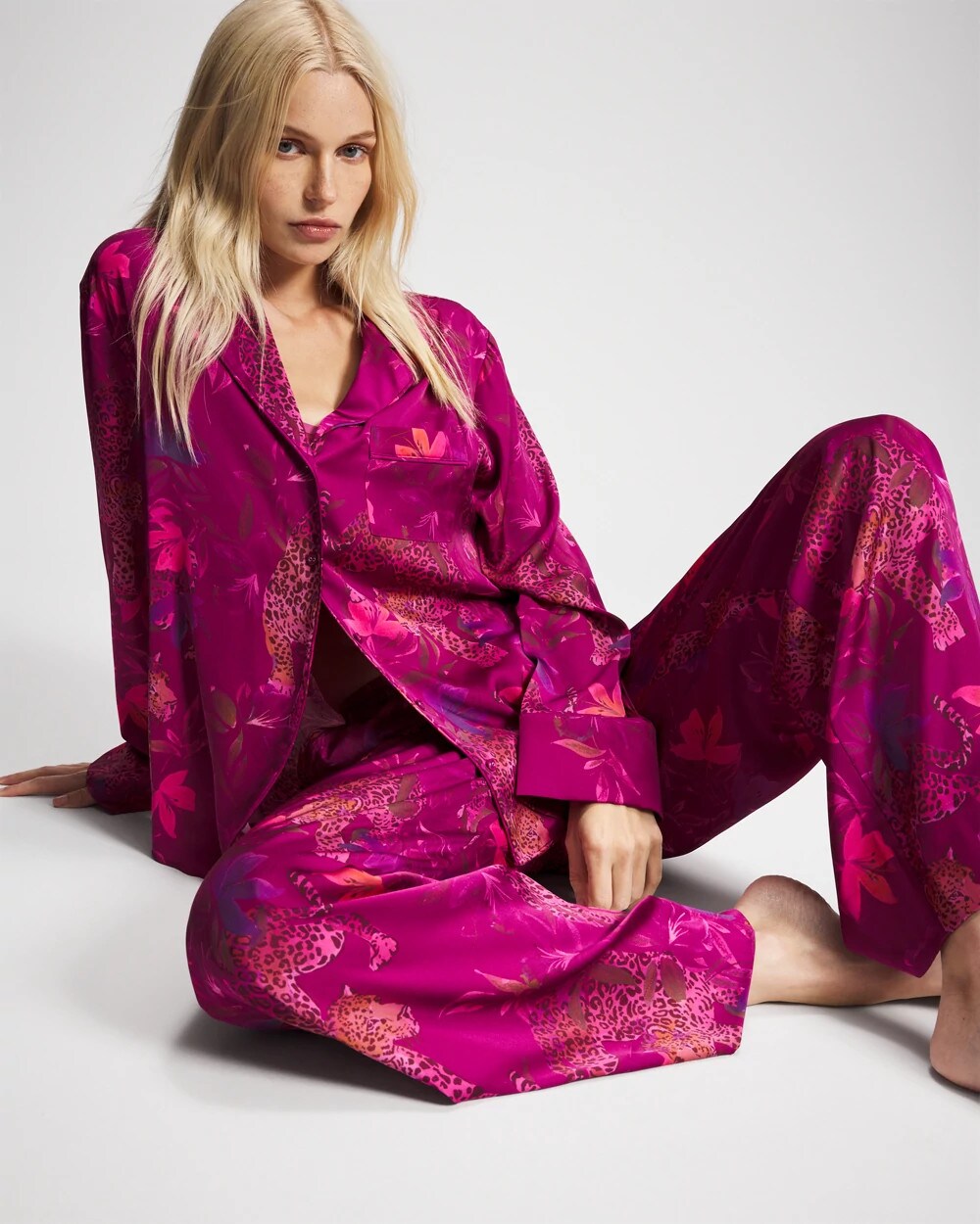 WILD WONDERS MAGENTA - Long Sleeve Notch Collar Pajama Top