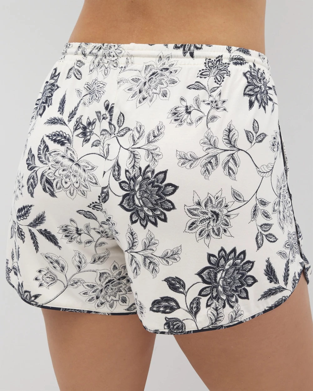 MEANDERING GARDEN CHAMP - Printed Pajama Shorts
