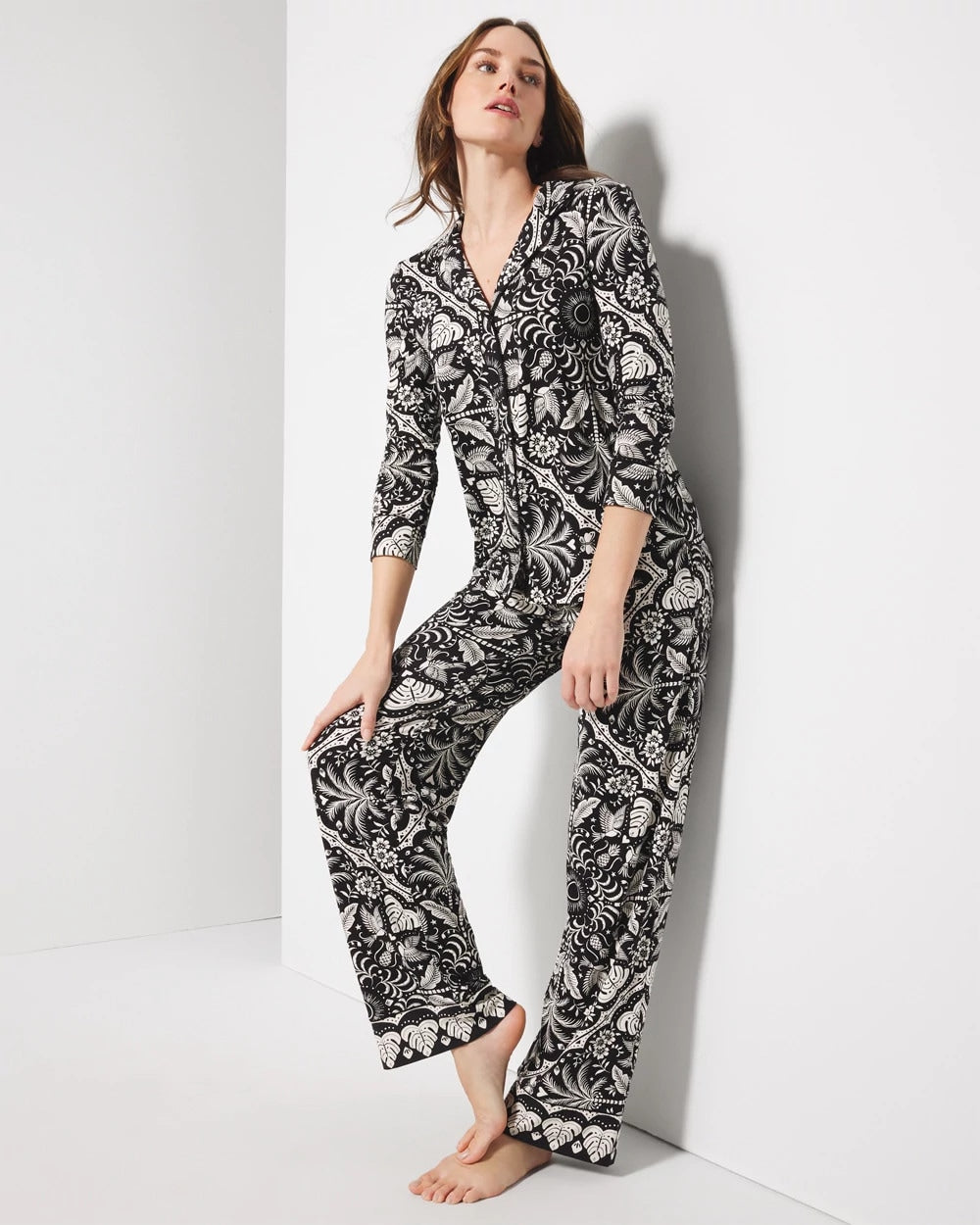 AMAZONIA TILE BLACK - Long-Sleeve Printed Notch Collar Pajama Top