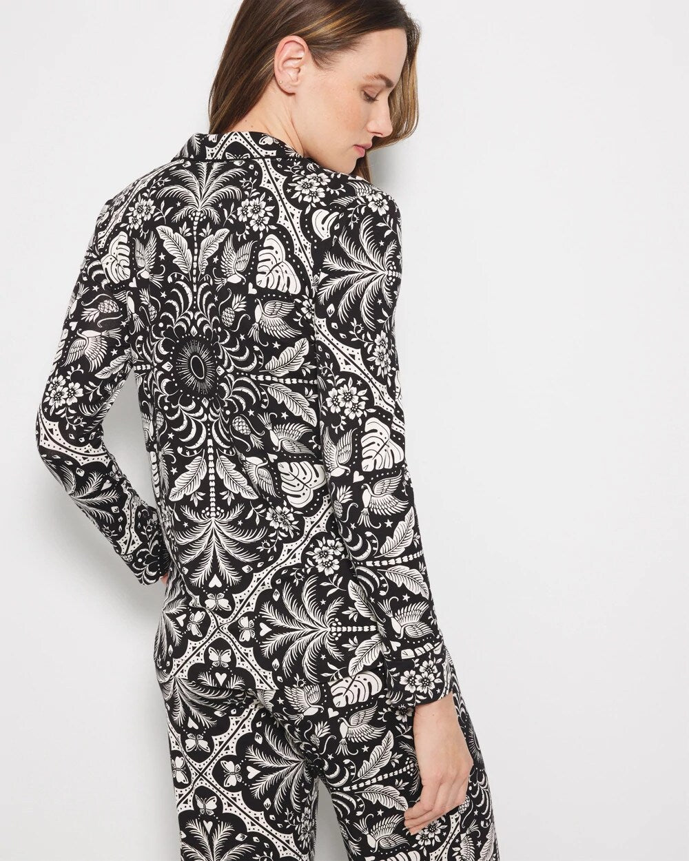 AMAZONIA TILE BLACK - Long-Sleeve Printed Notch Collar Pajama Top