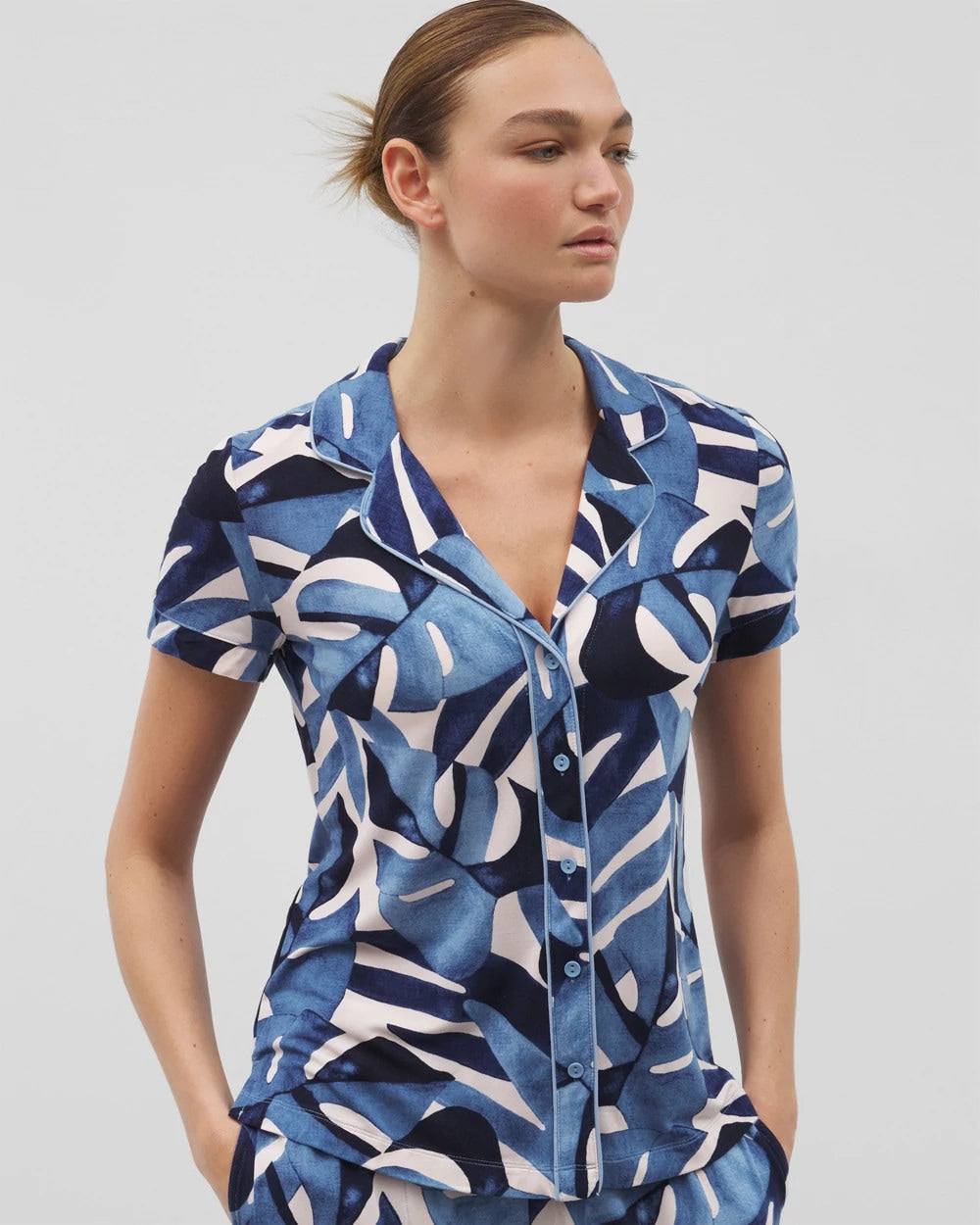 TROPICAL BREEZE SKY - Piped Short Sleeve Notch Collar Pajama Top