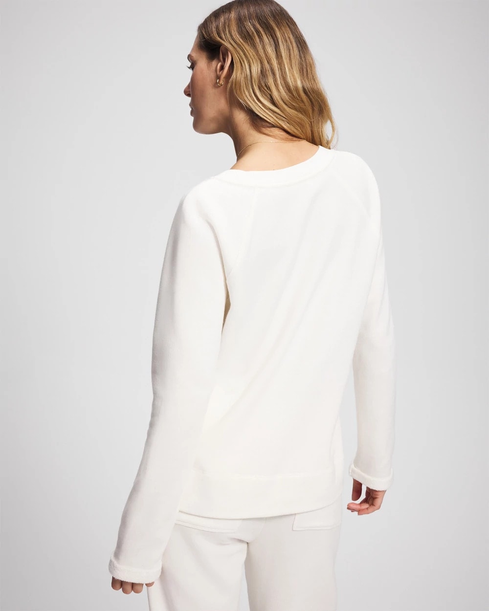 SHEA - Essential Terry V-Neck Sweatshirt