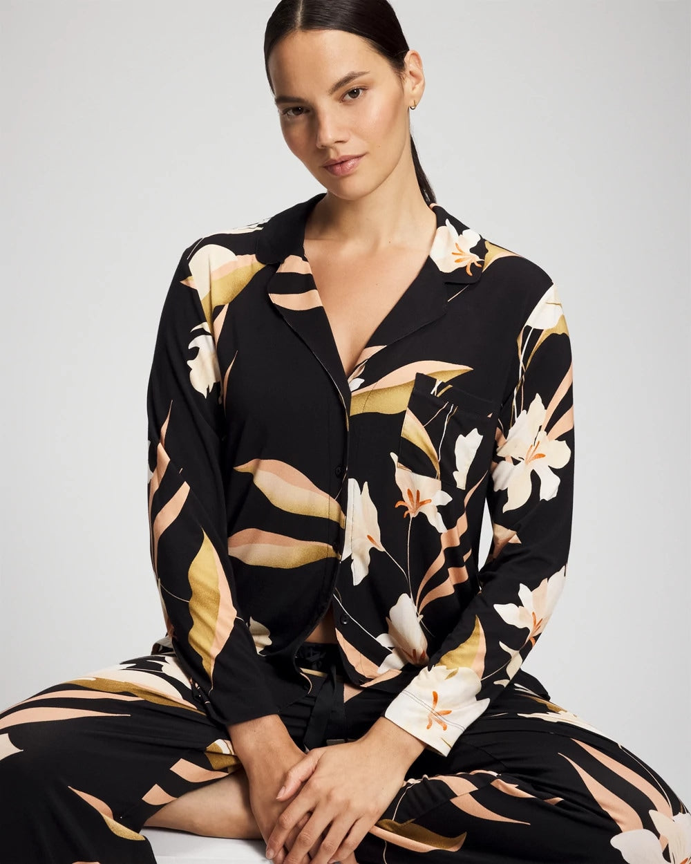 MYSTIC BLOOMS BLACK MID - Long-Sleeve Notch Collar Pajama Top