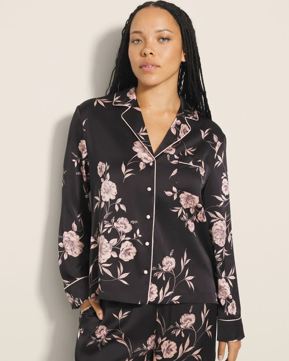 NOSTALGIA FLORA BLACK - Long-Sleeve Notch Collar Pajama Top