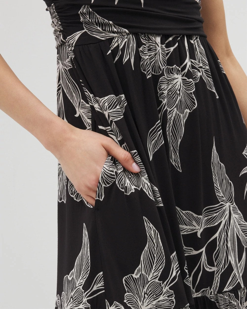 PLUMERIA BLOOMS GRAND BLK - Goddess Tiered Maxi Dress
