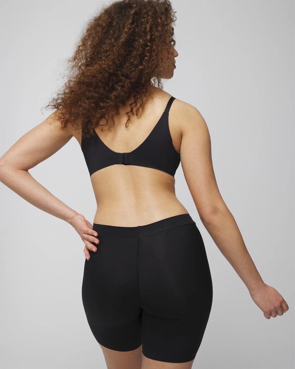 BLACK - Lightweight Smoothing Short
