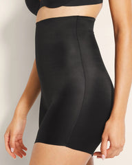 BLACK - Mid-Level Shaping Vanishing Edge High Side Shorts